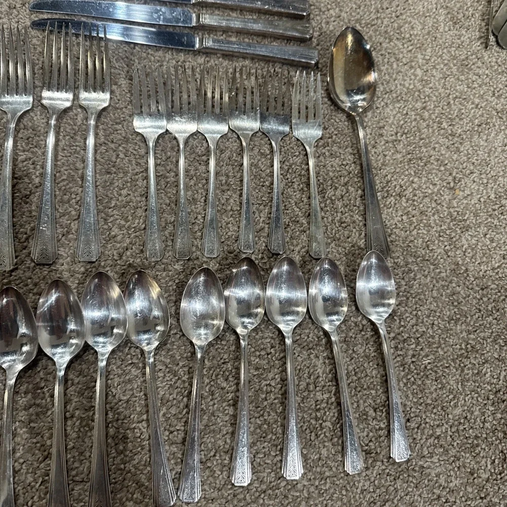 Oneida Community Clarion Par Plate Dinner Forks Knives Spoons 25 Pieces